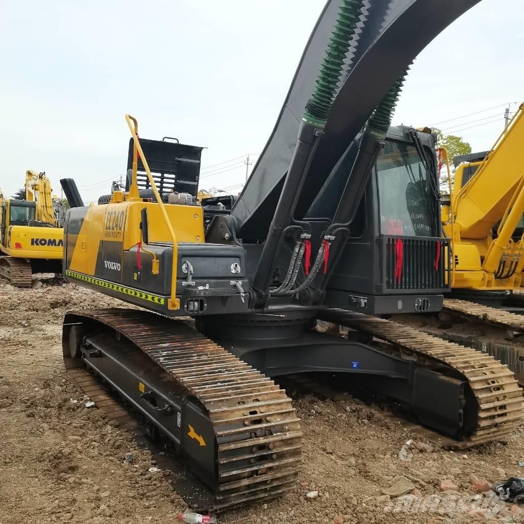 Volvo EC 240 Beltegraver