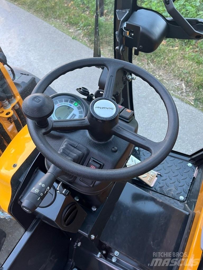 Schäffer 2430 SLT Kompaktlastere