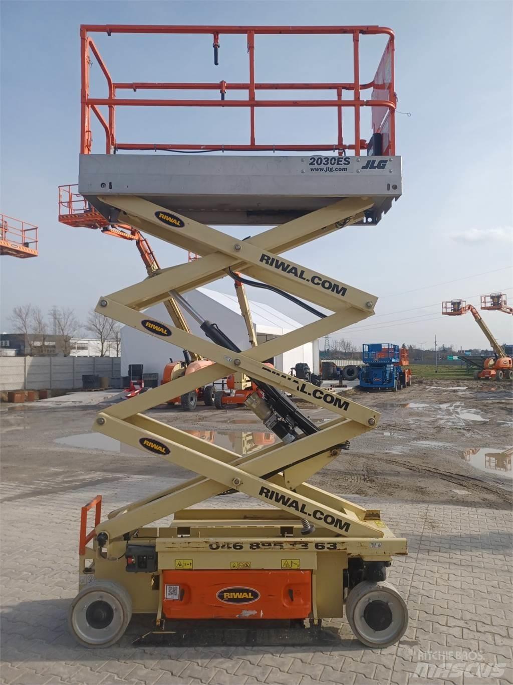 JLG 2030ES Sakselifter