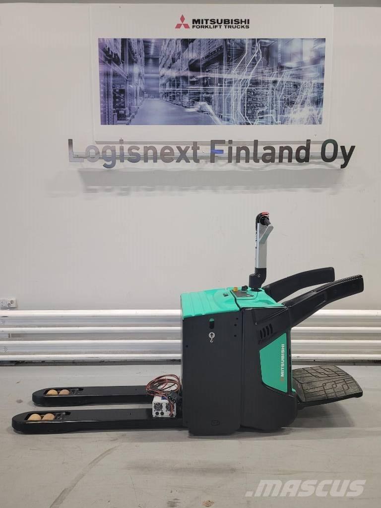 Mitsubishi PBV 20 N2 Lavtløftende truck med platform