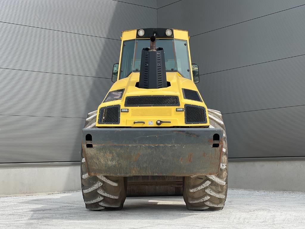 Bomag BW 216 DH-4i Valsetog