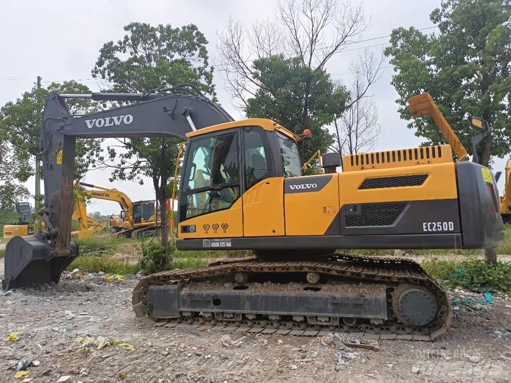 Volvo EC250D Beltegraver