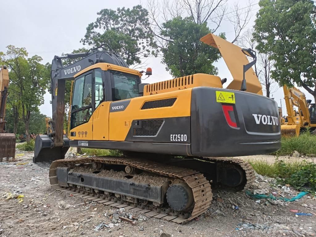 Volvo EC250D Beltegraver
