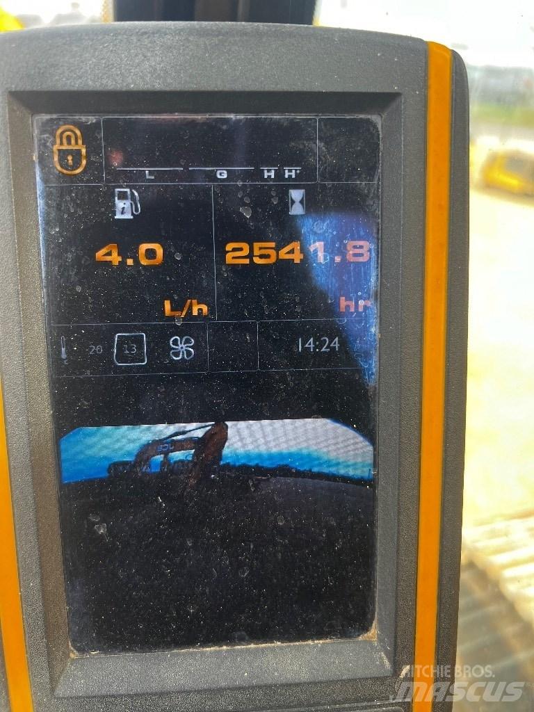 JCB JS 220 N LC Beltegraver