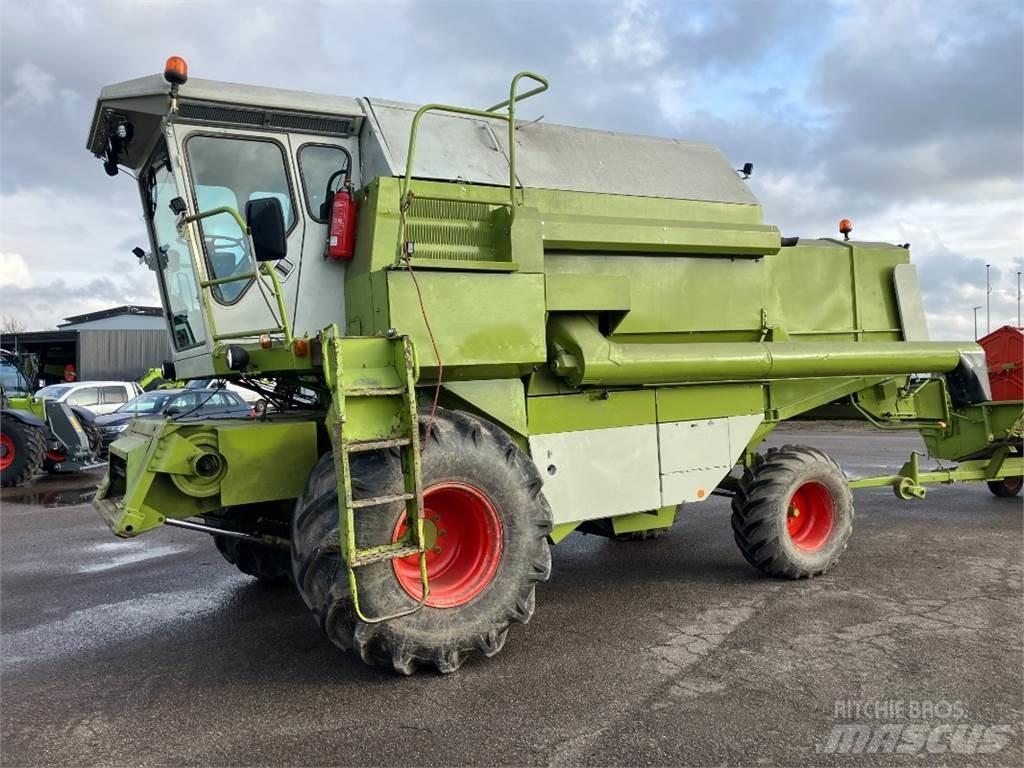 CLAAS Dominator 96 Skurtreskere