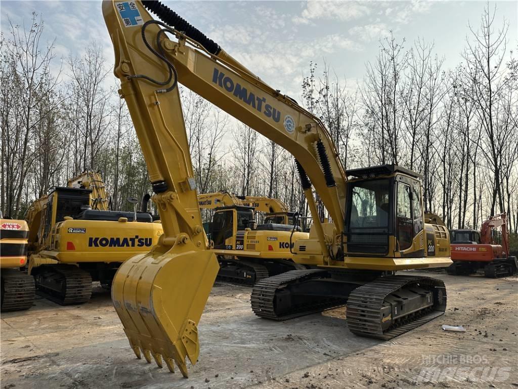 Komatsu PC200-8 Beltegraver