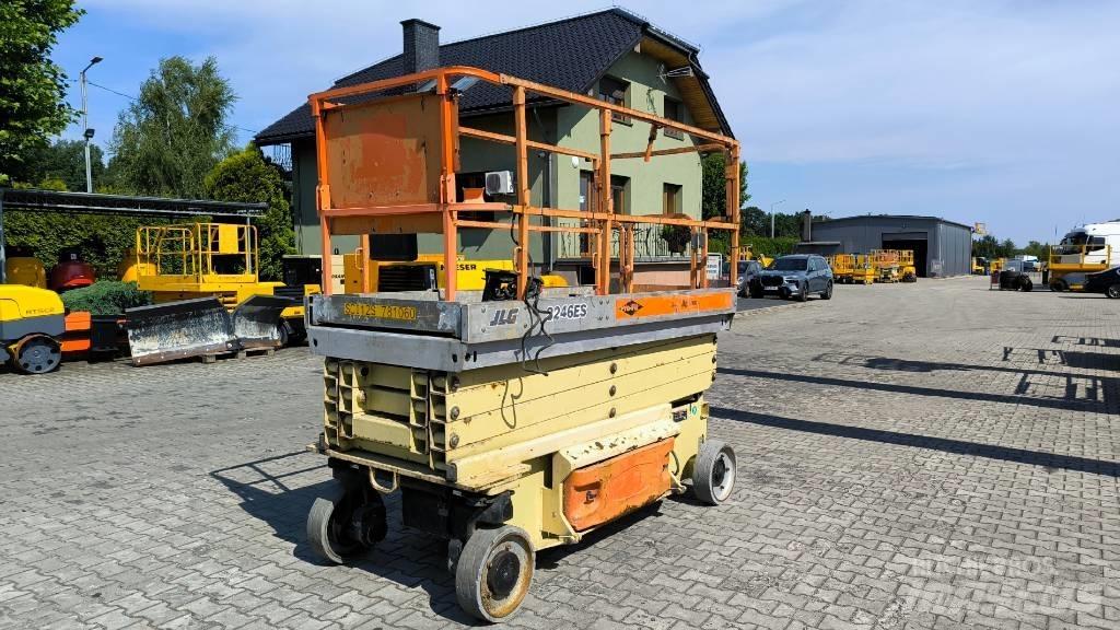 JLG 3246 ES Sakselifter