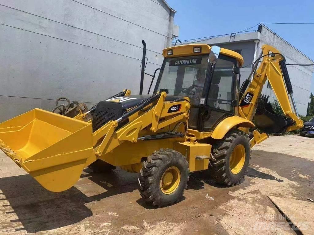 CAT 420F Traktorgravere