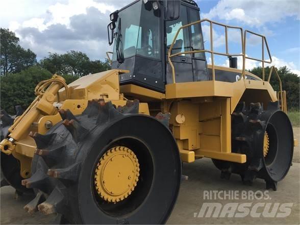 CAT 826G Avfallspresser