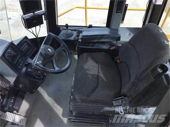 CAT 826G Avfallspresser