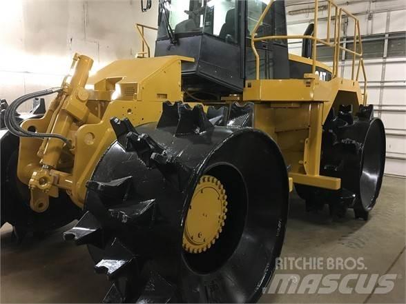 CAT 826G Avfallspresser