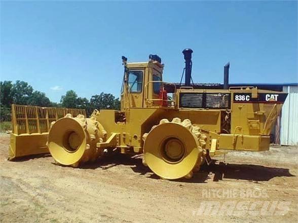 CAT 836C Avfallspresser