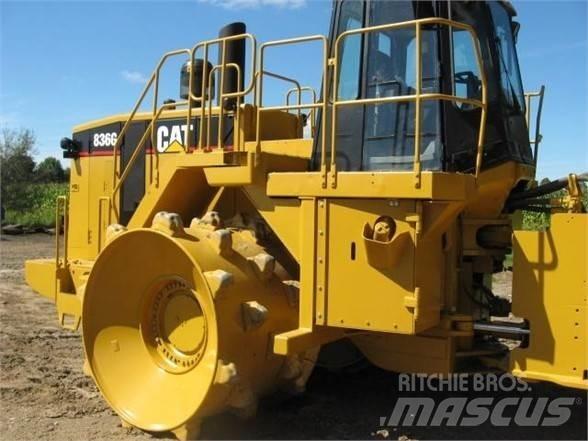 CAT 836G Avfallspresser