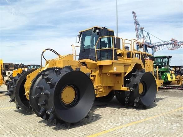 CAT 836G Avfallspresser