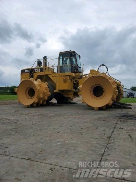 CAT 836G Avfallspresser