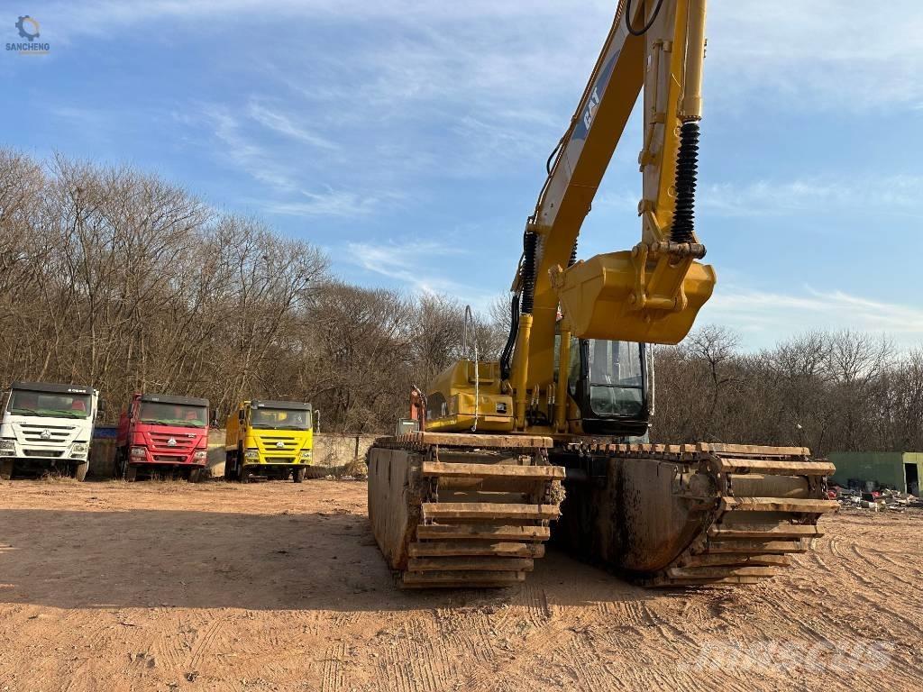 CAT 320 C L Amfibiske Gravemaskiner