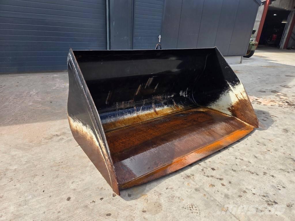 JLG 2450 / 2400 Frontlaster ektrautstyr