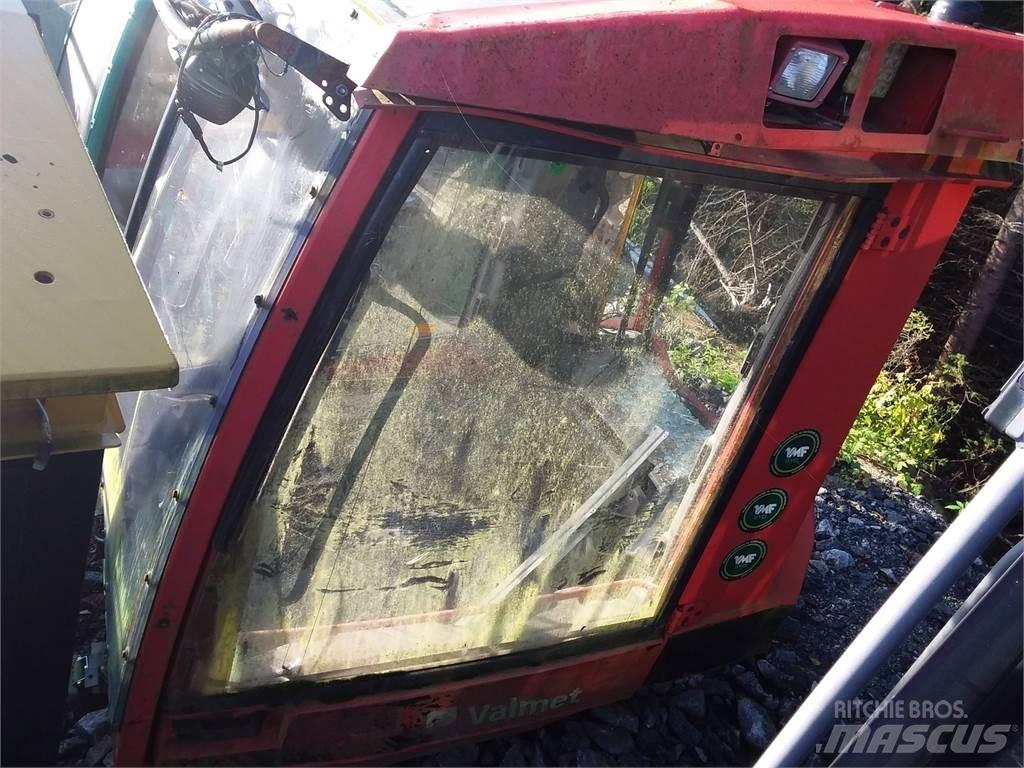 Valmet 941 Førerhus og Interiør