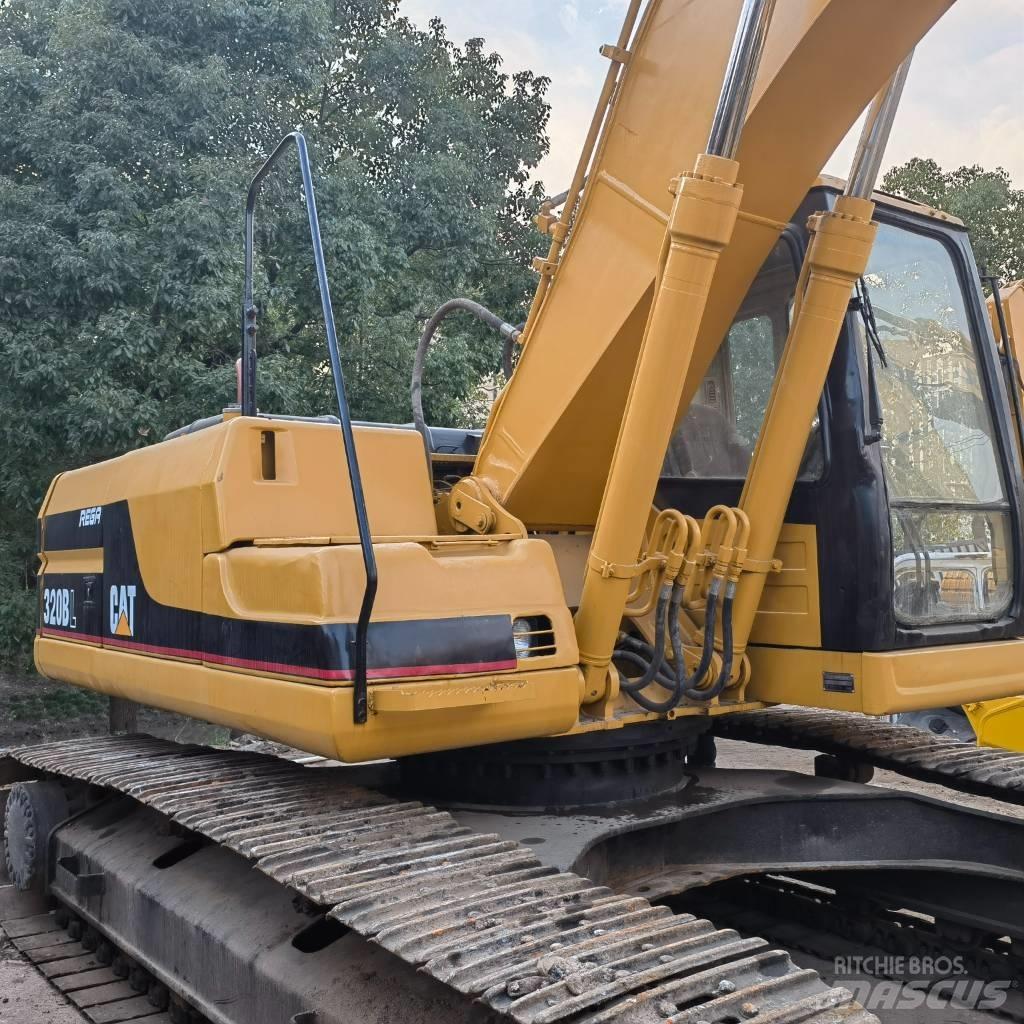 CAT 320 B LC Beltegraver