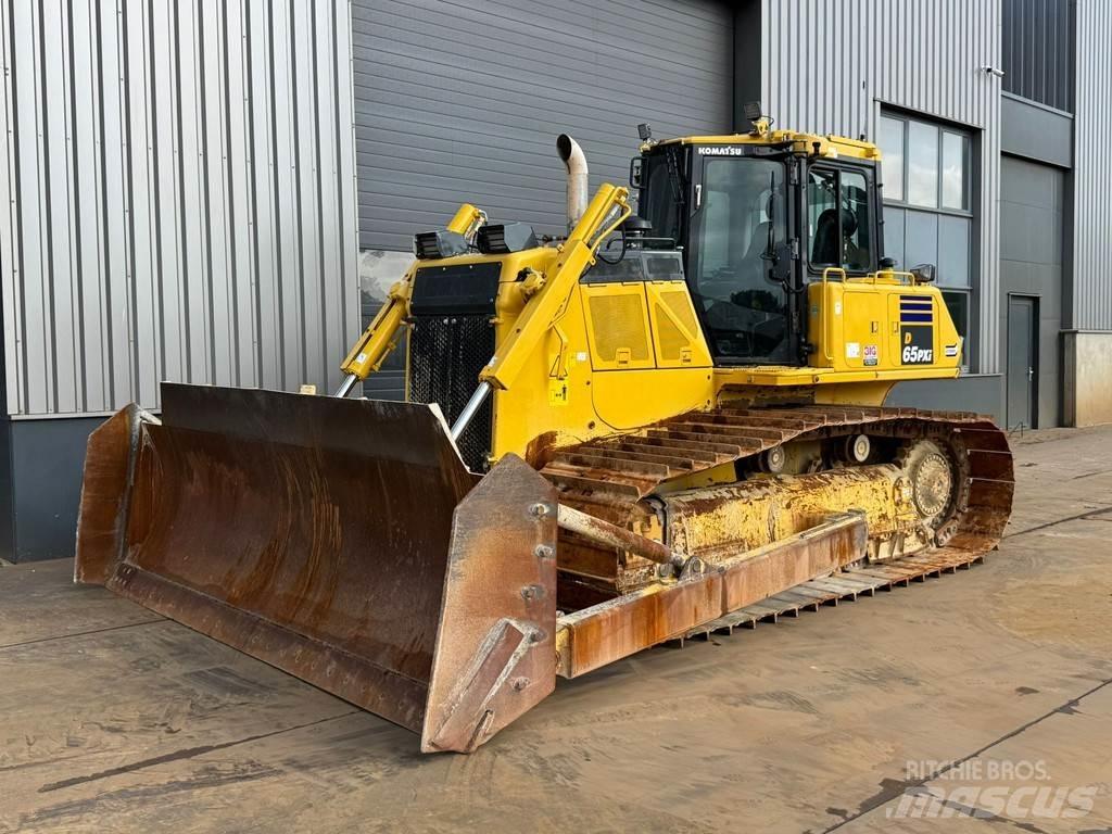 Komatsu D65PXi-18 Dozere Beltegående