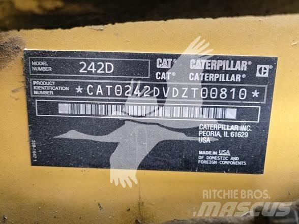 CAT 242D Kompaktlastere
