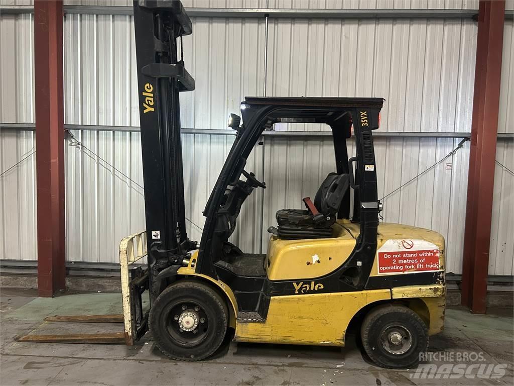 Yale GDP35VX Diesel Trucker