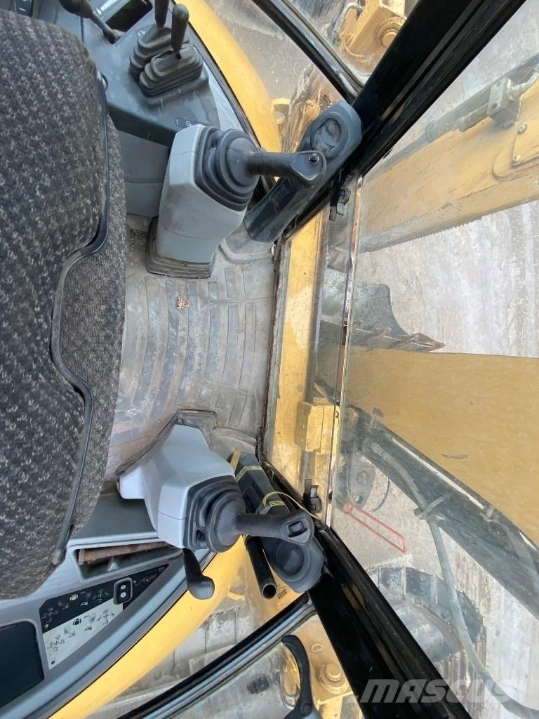 CAT 432 E Traktorgravere