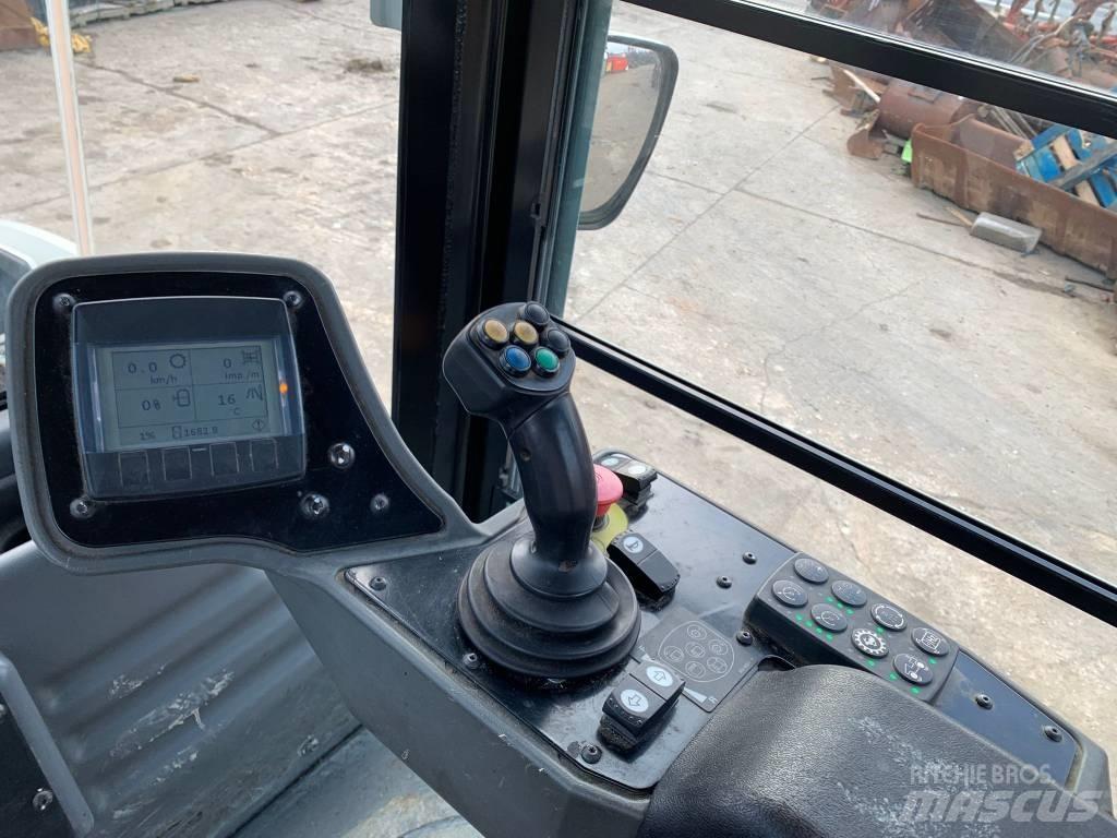 CAT CB 7 Tandem Valser