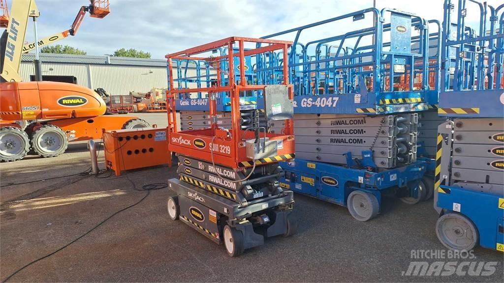 SkyJack SJIII3219 Sakselifter