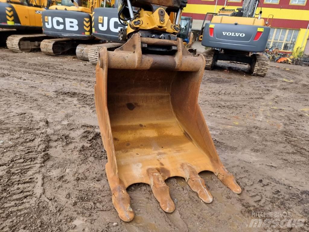Volvo EC 220 DL Beltegraver