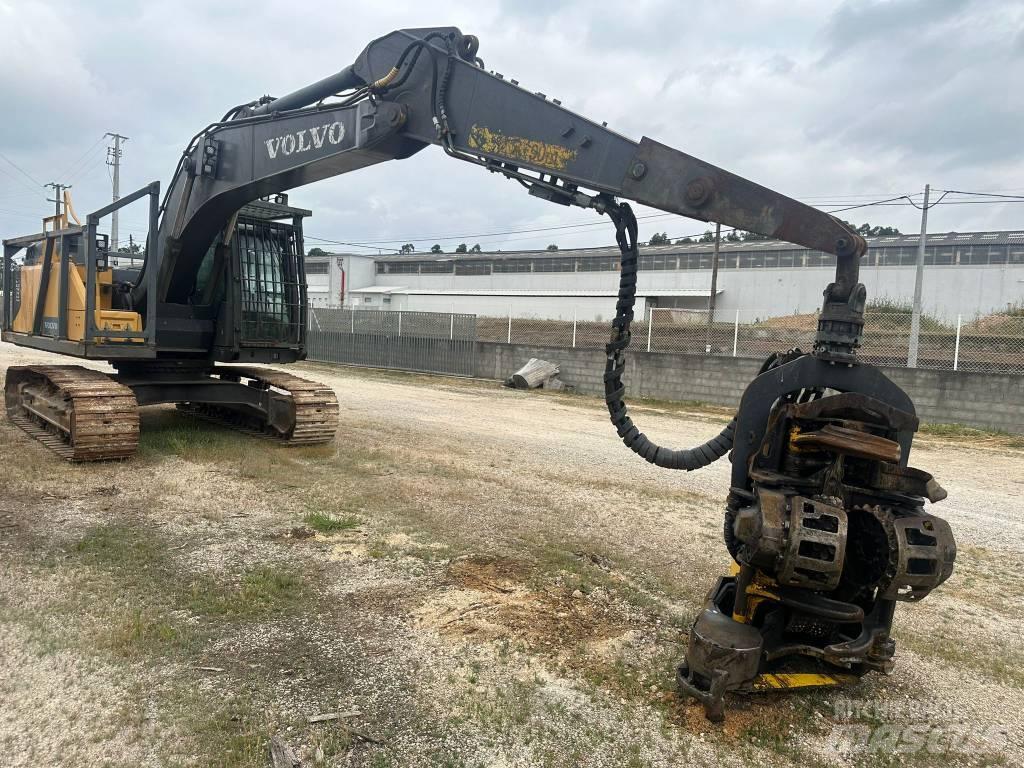 Volvo 220 E Hogstmaskiner