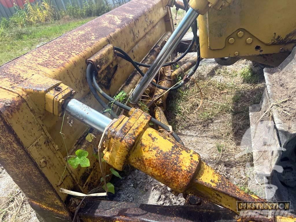 CAT D 6 C Dozere Beltegående