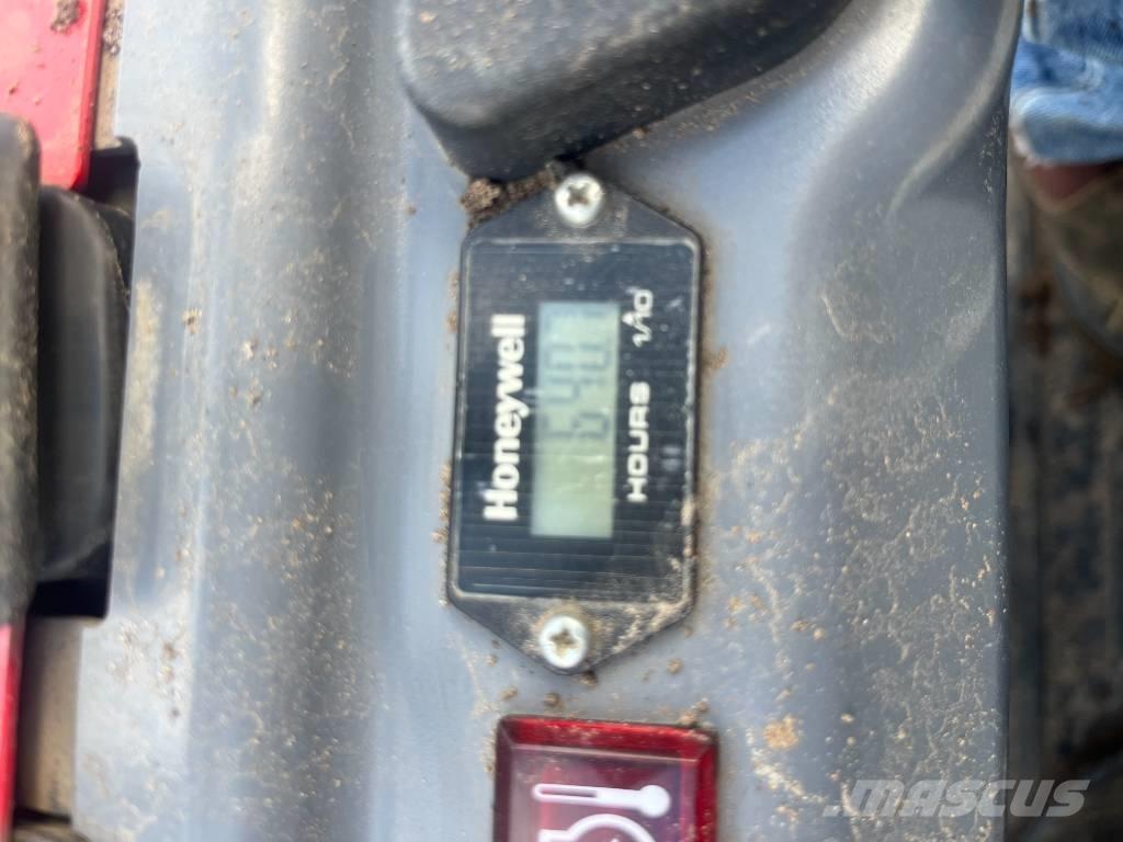 Takeuchi TB 210 R Minigravere <7t