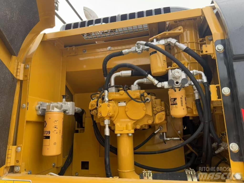CAT 330 D L Beltegraver