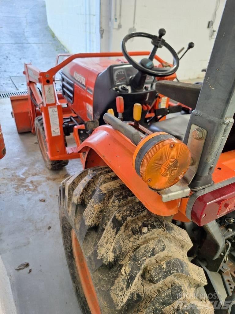 Kubota B 2710 Traktorer