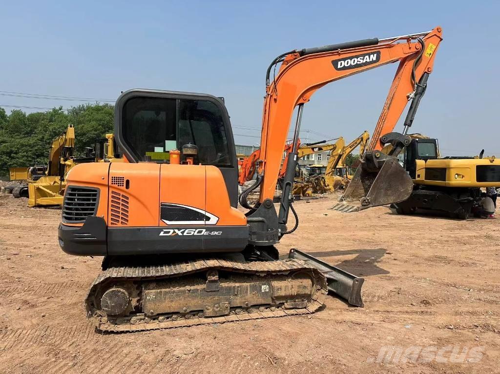 Doosan DX 60 Beltegraver