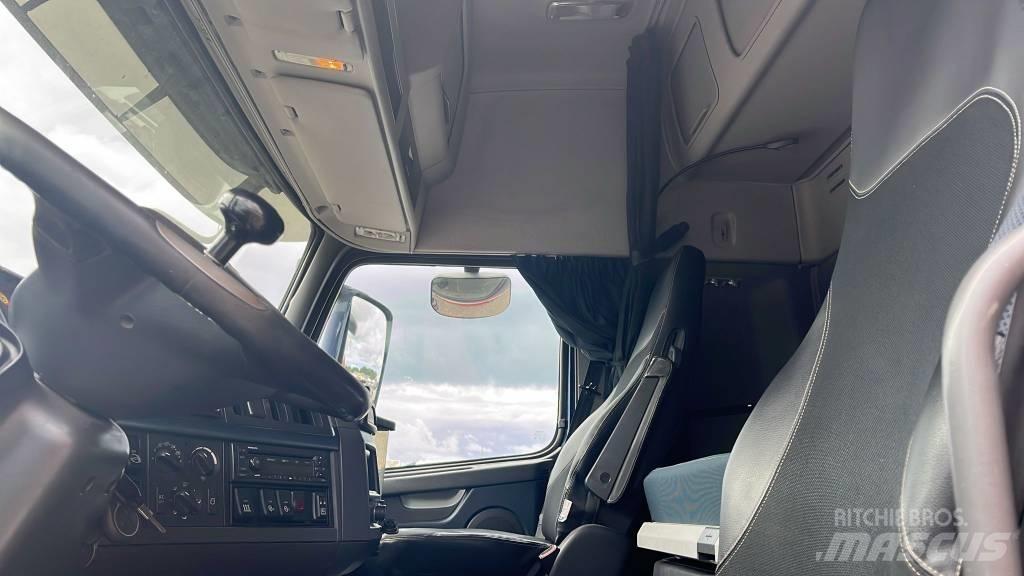 Volvo VOLVO FH 6*2 Chassis