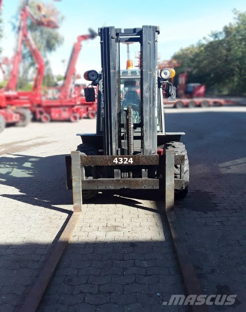 Ausa C 300 H X4 Terrenggående gaffeltruck