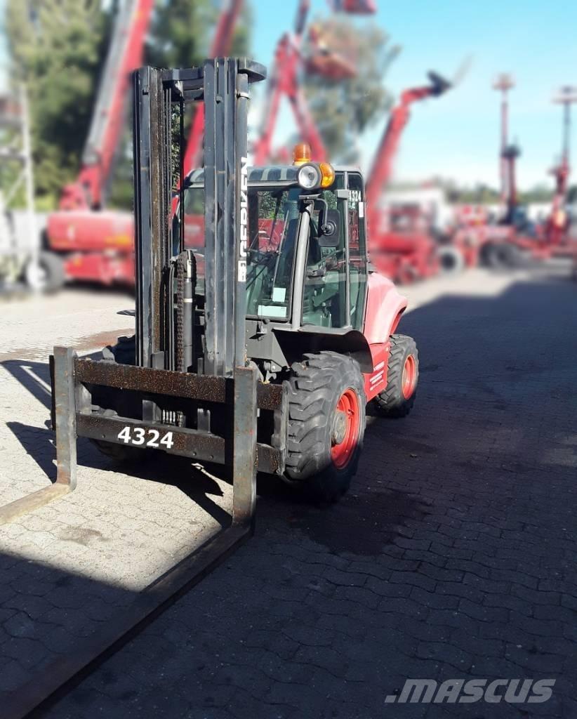 Ausa C 300 H X4 Terrenggående gaffeltruck