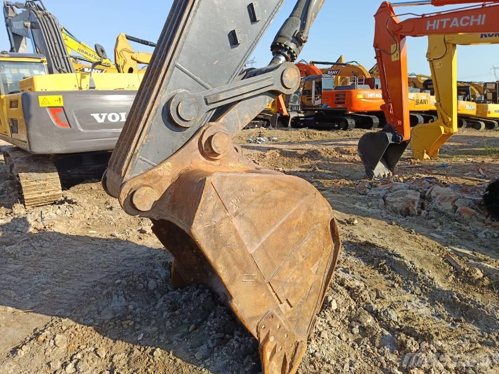 Volvo EC 240 Beltegraver
