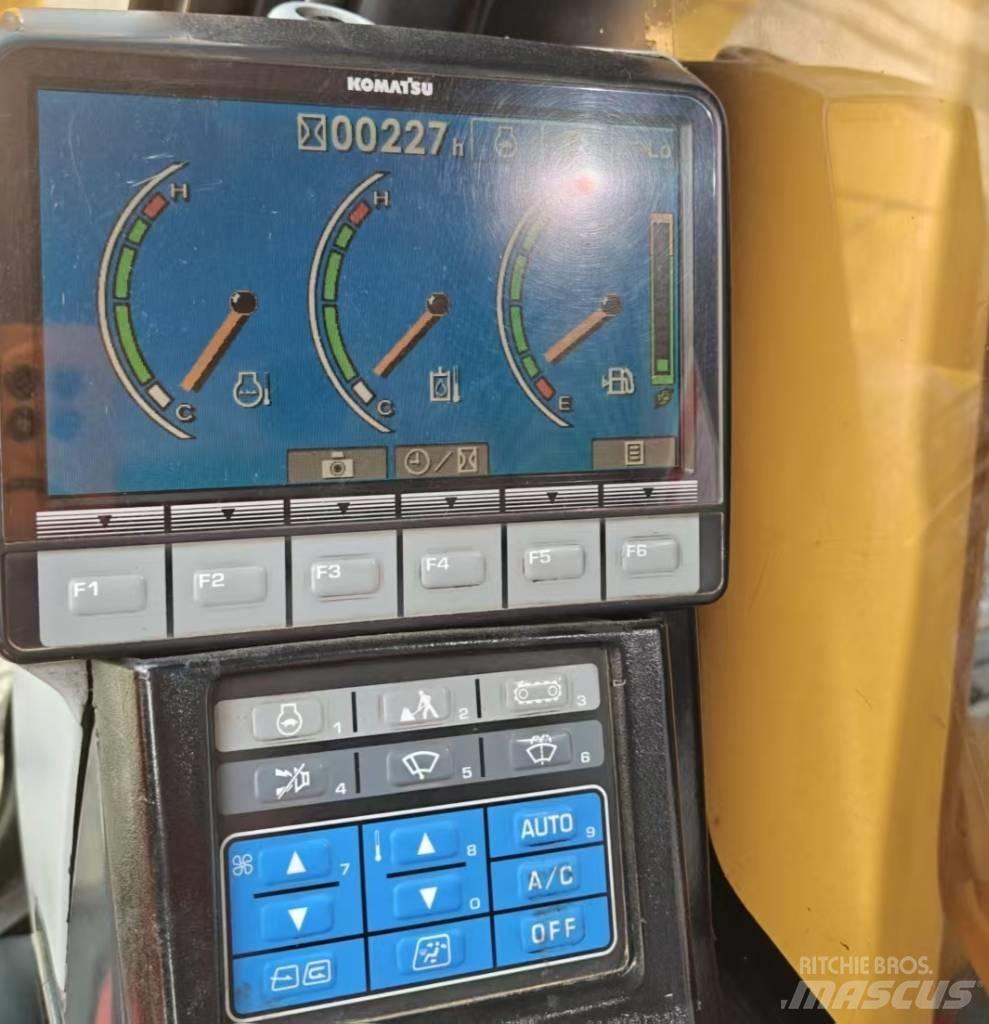 Komatsu 210LC-8 Beltegraver