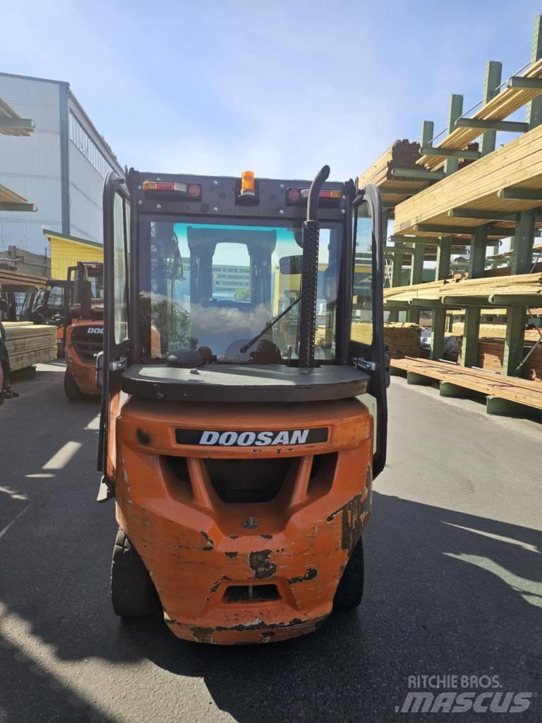 Daewoo Doosan D35C - 7 Diesel Trucker