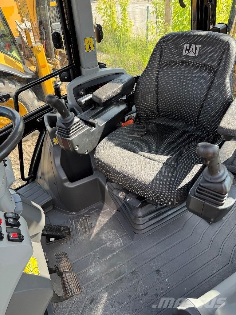 CAT 444 Traktorgravere