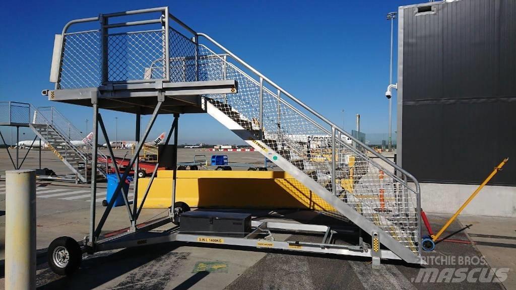  PASSENGER STAIRS Truck - Annet