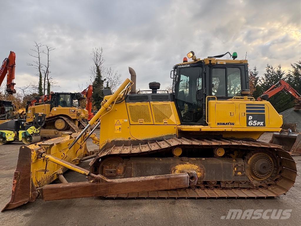 Komatsu D65PX-18 Dozere Beltegående
