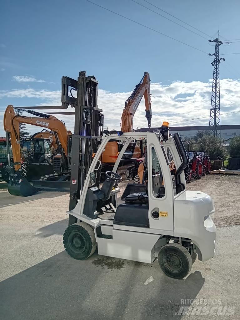 UniCarriers DX 25 Diesel Trucker