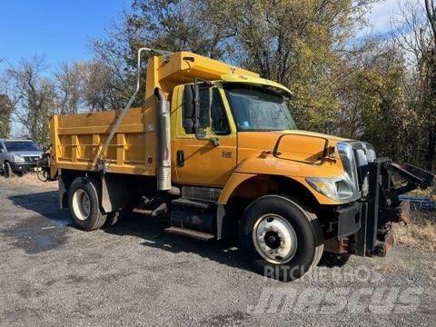 International 7400 Tippbil