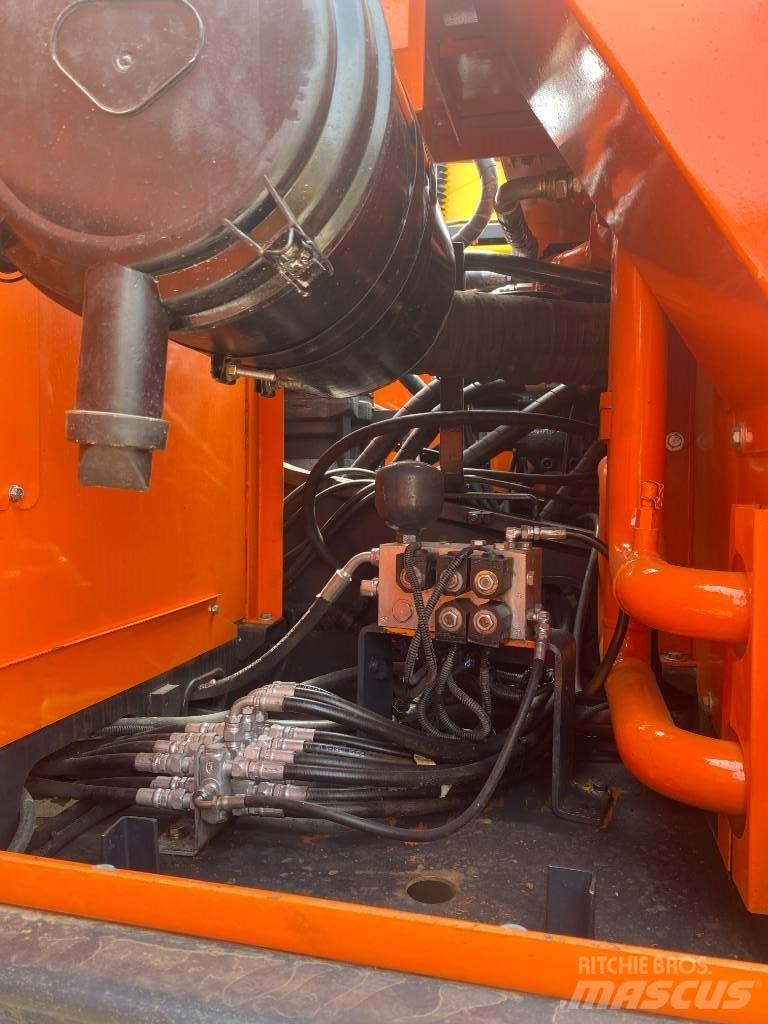Doosan DX 300 Beltegraver