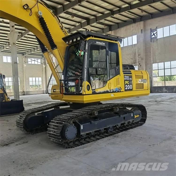 Komatsu PC200-8 Beltegraver