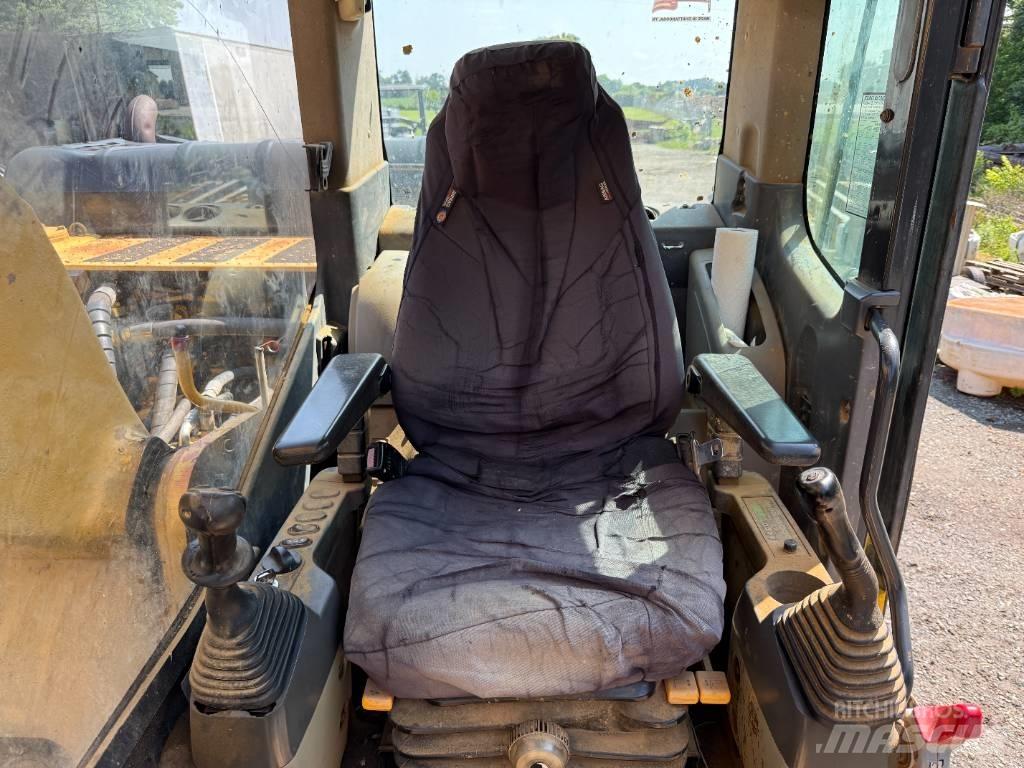 Komatsu PC 200 LC-8 Beltegraver